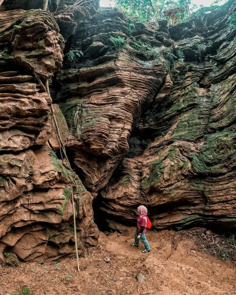 Berapa Lama Trekking Goa Garunggang? Panduan Lengkap Durasi dan Rute